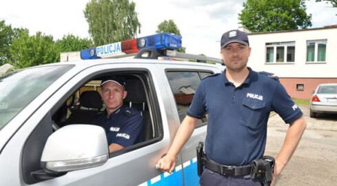 Chciał się powiesić. Uratowali go policjanci - grafika