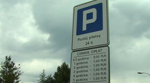 W Czarnkowie za parking zapłacisz komórką. W Pile też? - grafika