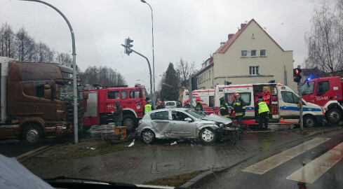 Wypadek na skrzyżowaniu al. Niepodległości i Koszalińskiej - grafika