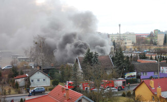 Pożar w warsztacie, lakiernia obroniona