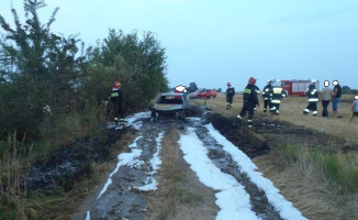 Pożar ścierniska. Zapalił się też samochód