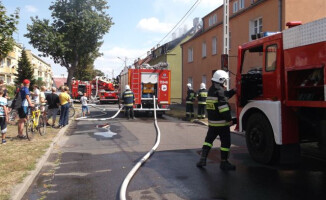 Pożar na Tczewskiej, mieszkańcy ewakuowani