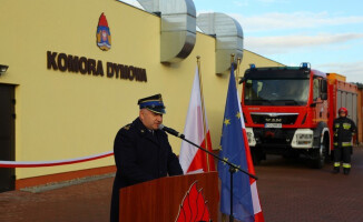 Nowe wozy i komory dymowe dla straży