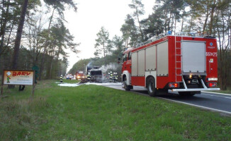 TIR zapalił się na krajówce