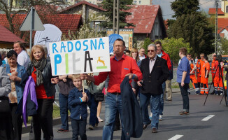 Rekord Guinnessa pobity! Flagę niosło 2,5 tys. osób!