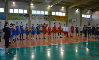 Basket podwójnym zwycięzcą w koszykarskim turnieju