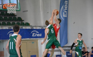 Basket podwójnym zwycięzcą w koszykarskim turnieju