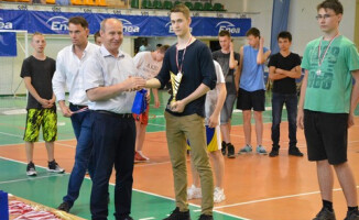 Basket podwójnym zwycięzcą w koszykarskim turnieju