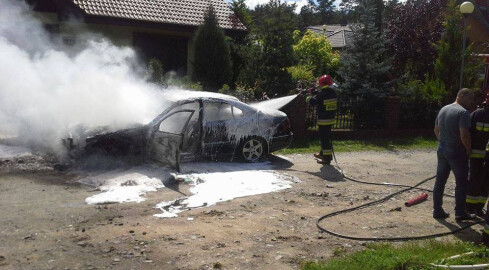 Mercedes stanął w ogniu - grafika