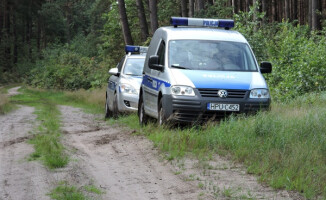 74-letni grzybiarz odnaleziony. Noc spędził w lesie