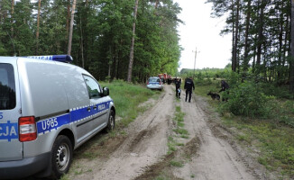 74-letni grzybiarz odnaleziony. Noc spędził w lesie