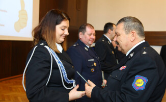 Pilscy strażacy dostali nowe wozy i łódź