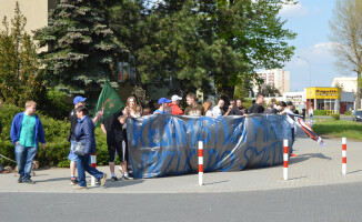 Wszechpolacy protestowali przeciw Michnikowi