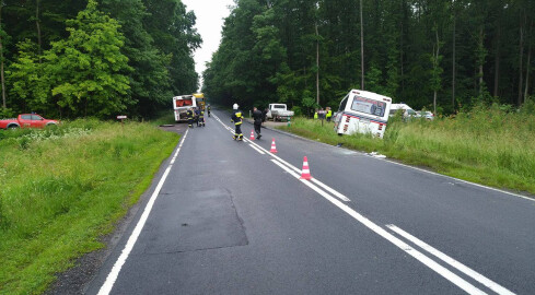 Wypadek dwóch autobusów i aut osobowych na K10 - grafika