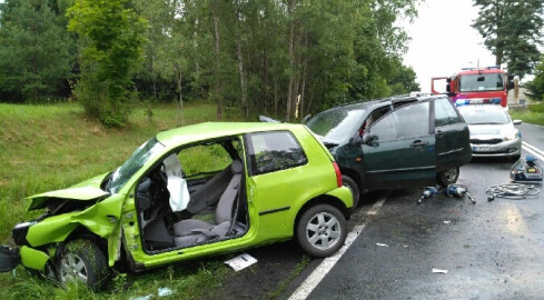 Wypadek na DK11. Dwie osoby ranne - grafika