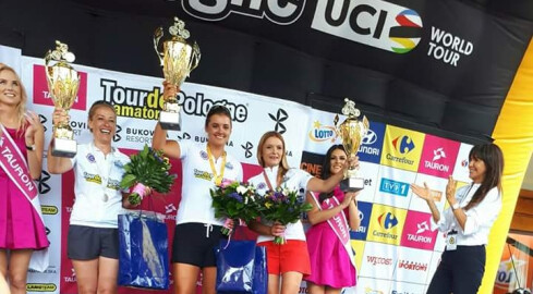 Pilska policjantka na podium Tour de Pologne - grafika