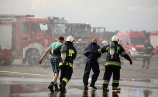 Substancje chemiczne poparzyły pasażerów