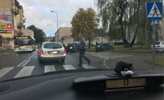 Ruch wahadłowy na DK 10 w Jeziorkach i kilka kolizji