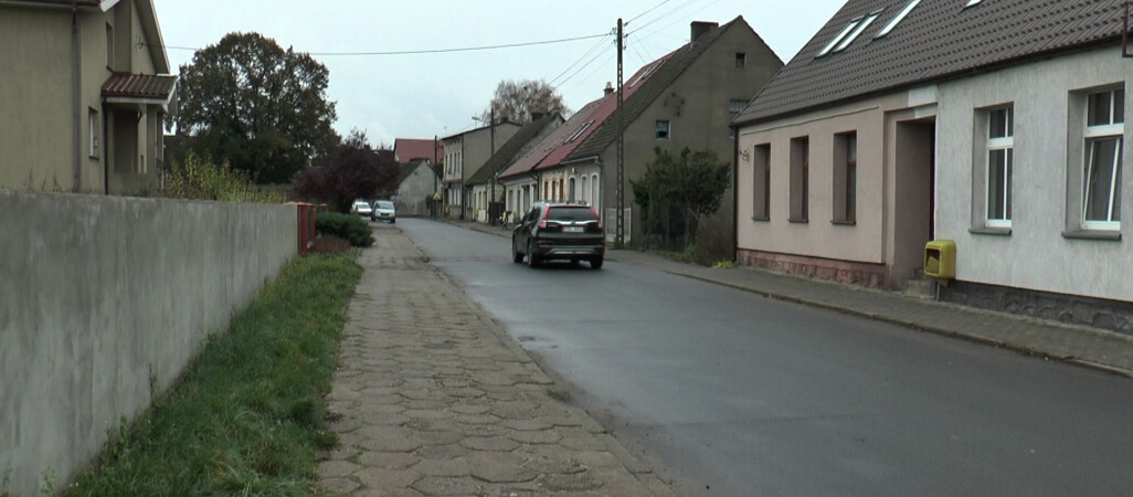 Wandale zniszczyli plakaty wyborcze w centrum Jastrowia