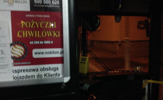 Reklama chwilówek w miejskich autobusach