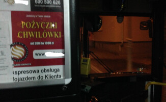 Reklama chwilówek w miejskich autobusach