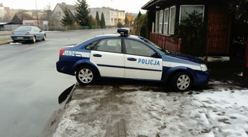 Tak parkuje pilska policja - grafika