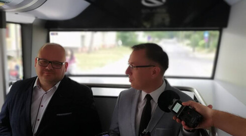 Elektryczny autobus na ulicach Piły - grafika