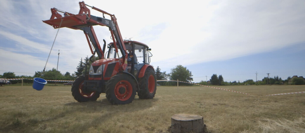 Wyścigi traktorów podczas Dni Pola [VIDEO]