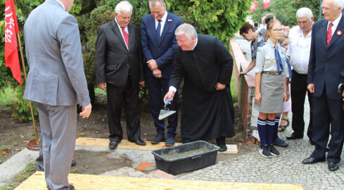 Pomnik Powstania Wielkopolskiego w Czarnkowie - grafika