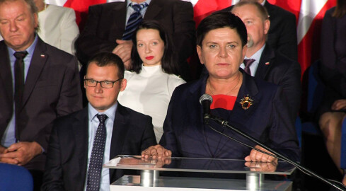 Beata Szydło poparła Marka Subocza w wyborach - grafika