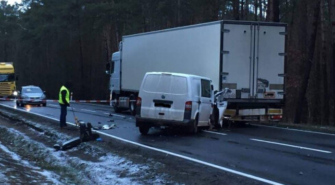 Wypadek na DK 11, jedna osoba w szpitalu - grafika