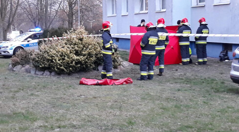 Tragedia w Pile. Mężczyzna wyskoczył z wieżowca - grafika