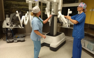 Robot da Vinci operuje onkologicznych pacjentów