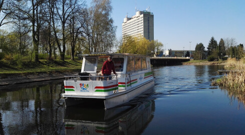 Nad Gwdę wrócił tramwaj wodny - grafika