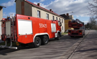 Tragedia przy Dąbrowskiego. W pożarze zginął mężczyzna 