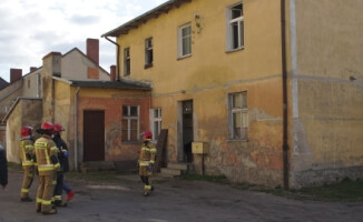 Tragedia przy Dąbrowskiego. W pożarze zginął mężczyzna 