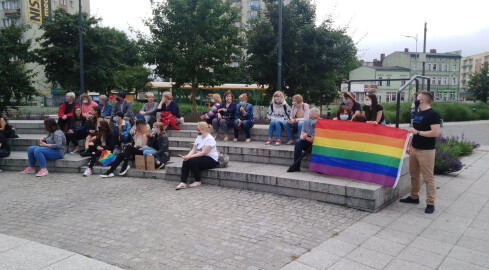 Demonstracja "LGBT to ludzie. Nie ideologia" [ZDJĘCIA] - grafika