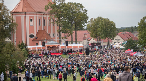 Skrzatusz bazyliką. Uroczystość przyciągnęła tłumy wiernych [ZD - grafika