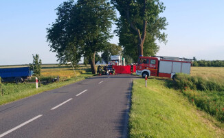 Motocyklista zderzył się z ciężarówką. Jest w stanie ciężkim 