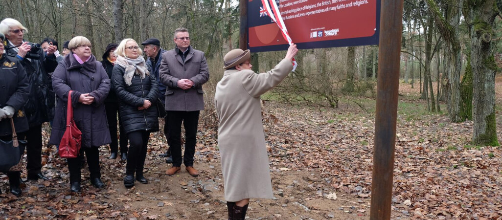 Na cmentarzu w Leszkowie stanęła tablica informacyjna