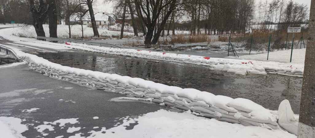 Jedna z głównych dróg w Łobżenicy jest nieprzejezdna