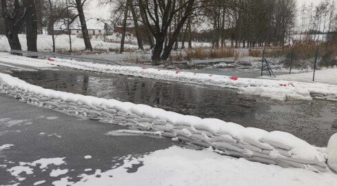 Jedna z głównych dróg w Łobżenicy jest nieprzejezdna - grafika