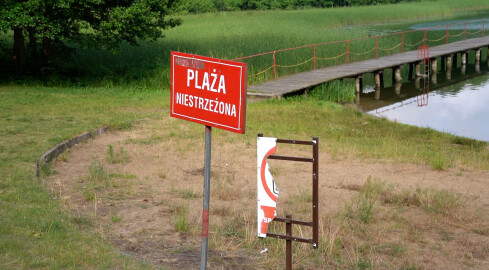 Przez wandali zamknęli plażę  - grafika