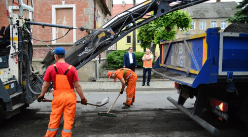 Trwają remonty na drogach powiatu pilskiego  - grafika