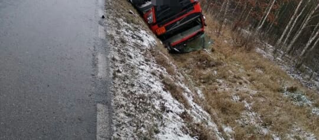 Cysterna wypadła z drogi