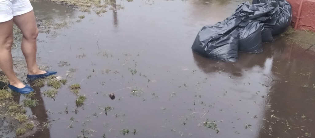 Piła zalana po burzy [ZDJĘCIA]. Są też nowe ostrzeżenia meteorologiczne