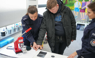 17-latek udawał policjanta. Zajęli się nim prawdziwi funkcjonariusze