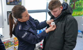 17-latek udawał policjanta. Zajęli się nim prawdziwi funkcjonariusze