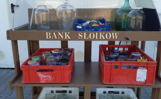 Bank słoików w pilskim PSZOKU. Czemu ma służyć? 