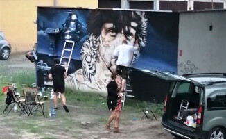 Rambo na Górnym. Zobaczcie jak powstawał mural - ZDJĘCIA 